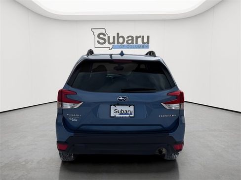 Used 2023 Subaru Forester Premium image 6