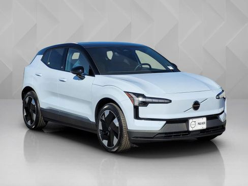 New 2026 Volvo EX30 Plus w/ Protection Package Premier image 8