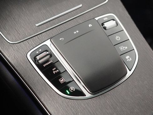 Used 2022 Mercedes-Benz GLC 300 4MATIC image 26