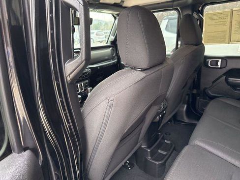 Used 2023 Jeep Wrangler Unlimited AWD/4WD image 26
