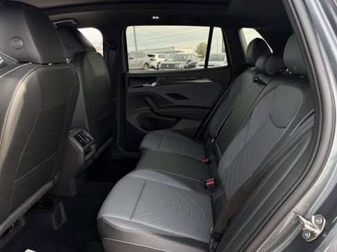 New 2026 Volkswagen Tiguan SE R-Line FWD image 27