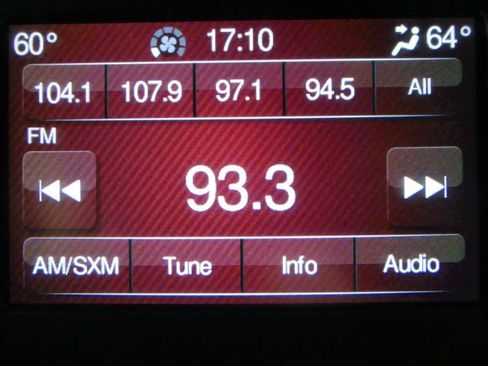 Used 2017 Dodge Challenger R/T image 9