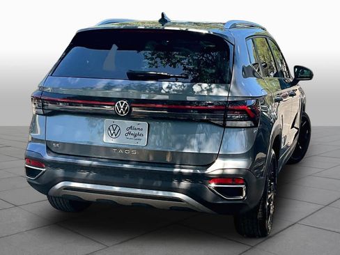 Used 2025 Volkswagen Taos SE w/ Black Wheel Package image 13