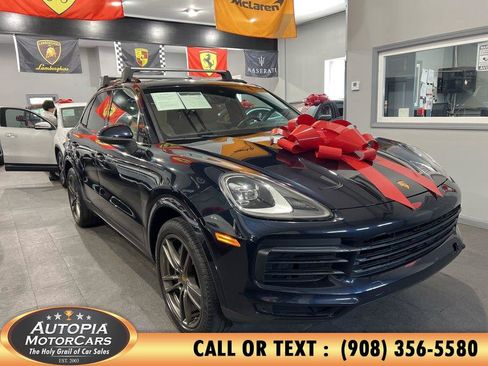 Used 2022 Porsche Cayenne AWD/4WD image 7