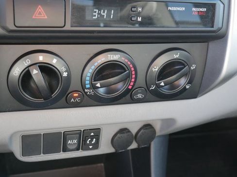 Used 2012 Toyota Tacoma PreRunner image 19