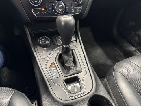 Used 2019 Jeep Cherokee High Altitude AWD/4WD image 35