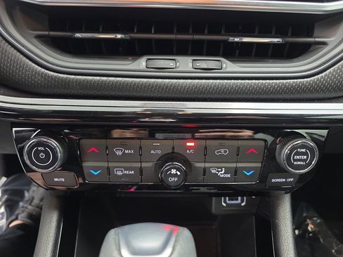 Used 2022 Jeep Compass Altitude w/ Convenience Group image 28