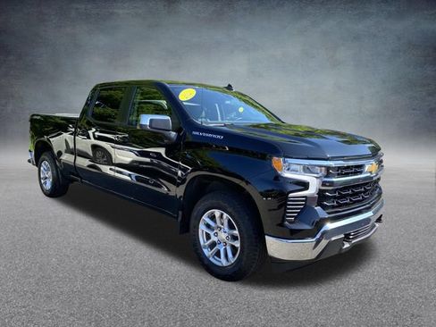 Used 2023 Chevrolet Silverado 1500 LT w/ Protection Package AWD/4WD image 4