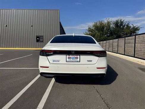 Used 2024 Honda Accord Touring image 4