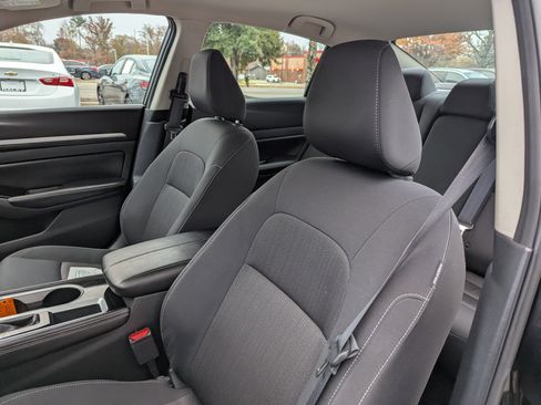 Used 2023 Nissan Altima 2.5 SV image 14