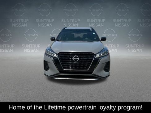 Used 2024 Nissan Kicks SR w/ SR Premium Package FWD image 5