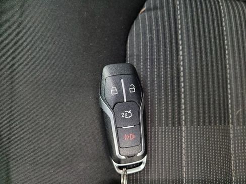 Used 2016 Ford Edge SEL AWD/4WD image 32