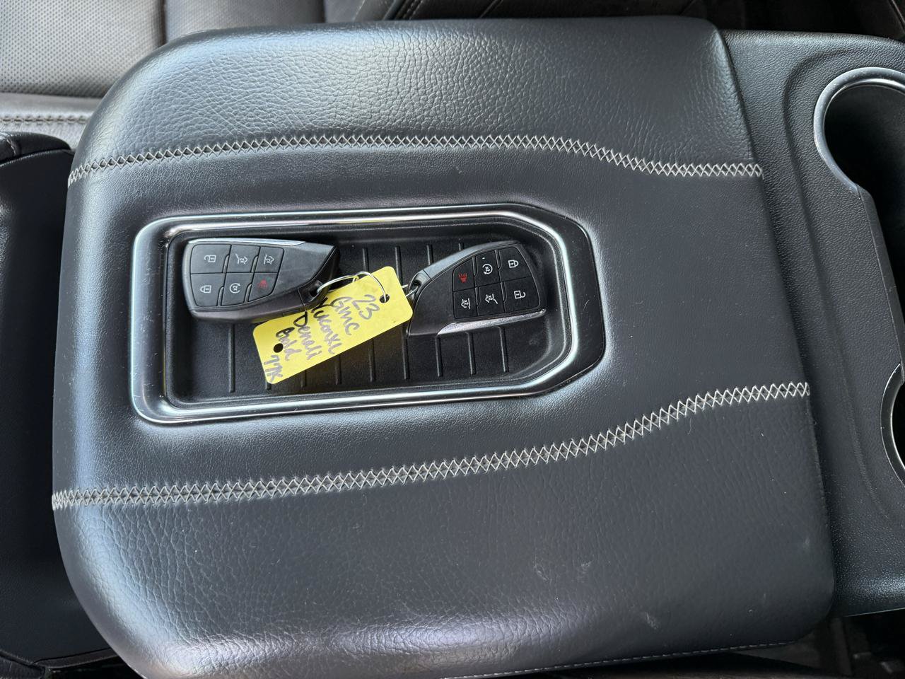 Used 2023 GMC Yukon XL Denali AWD/4WD image 49