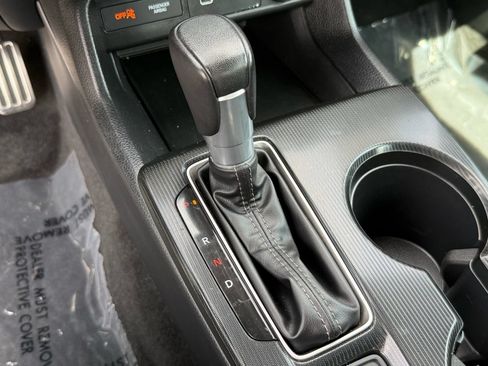 Used 2025 Honda Civic Sport image 25
