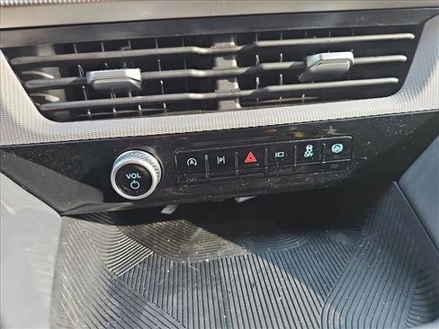 Used 2025 Ford Explorer Active w/ Active Comfort Package image 20