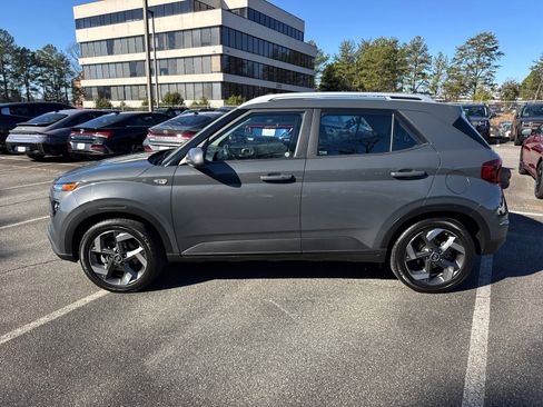 Certified 2024 Hyundai Venue SEL image 4