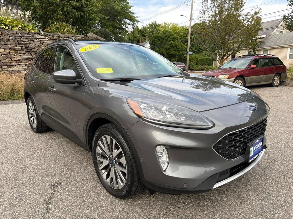 Used 2021 Ford Escape Titanium w/ Class II Trailer Tow Package AWD/4WD image 9