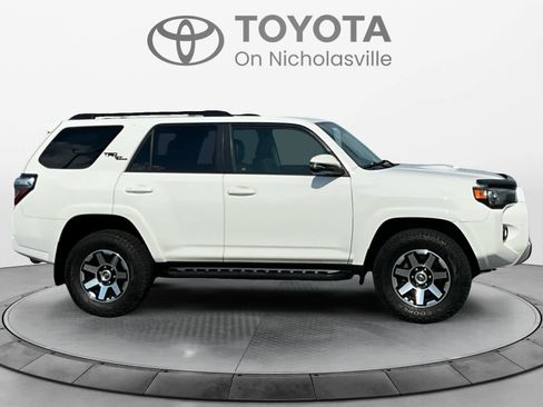 Used 2019 Toyota 4Runner TRD Off-Road Premium AWD/4WD image 6