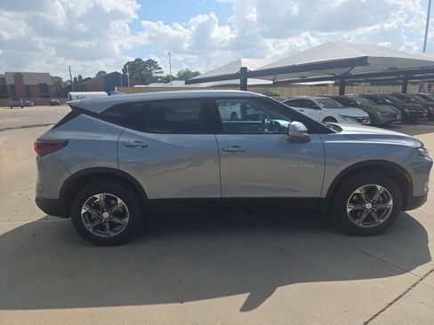 Used 2025 Chevrolet Blazer LT AWD/4WD image 4