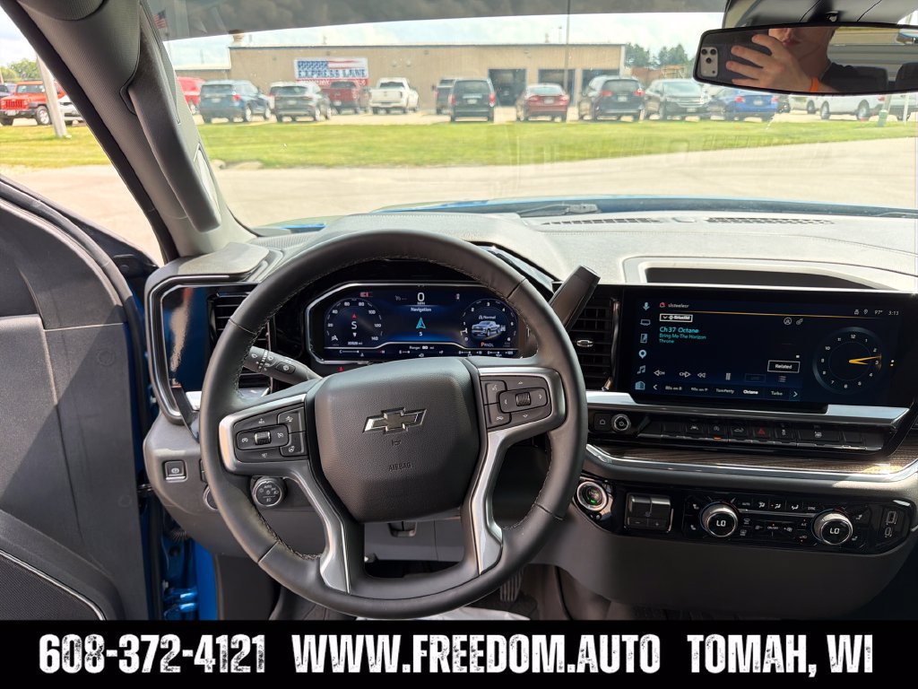 Used 2024 Chevrolet Silverado 1500 RST w/ Rally Edition AWD/4WD image 13