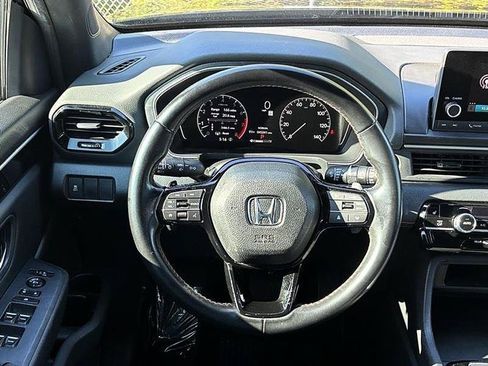 Used 2025 Honda Pilot Sport image 18