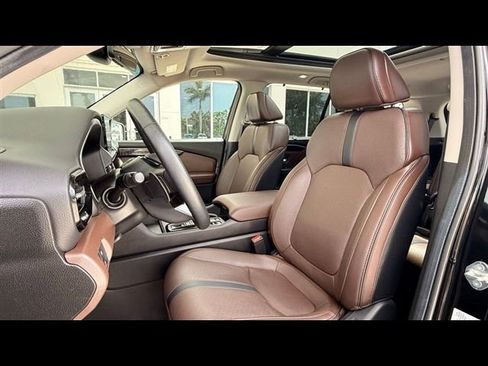 Used 2024 Honda Pilot Elite image 4
