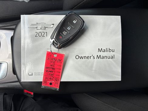 Used 2021 Chevrolet Malibu LS FWD image 33