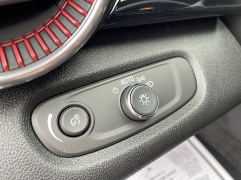 Used 2025 Chevrolet Trax RS w/ Driver Confidence Package image 16