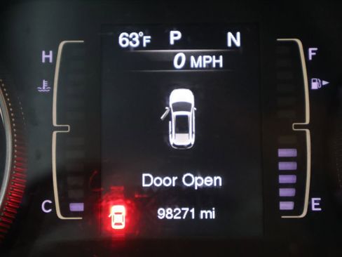 Used 2018 Jeep Cherokee Latitude w/ Cold Weather Group image 38