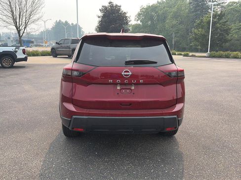 Used 2025 Nissan Rogue SV FWD image 6