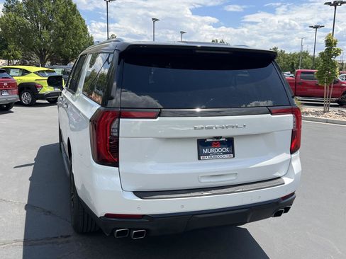 Used 2025 GMC Yukon XL Denali AWD/4WD image 10