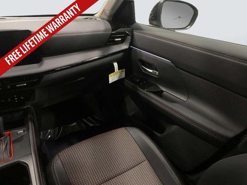 New 2026 Nissan Kicks SR w/ SR Premium Package FWD image 21