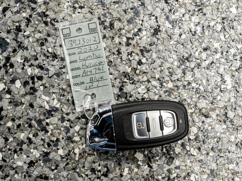 Used 2020 Lamborghini Huracan EVO image 19