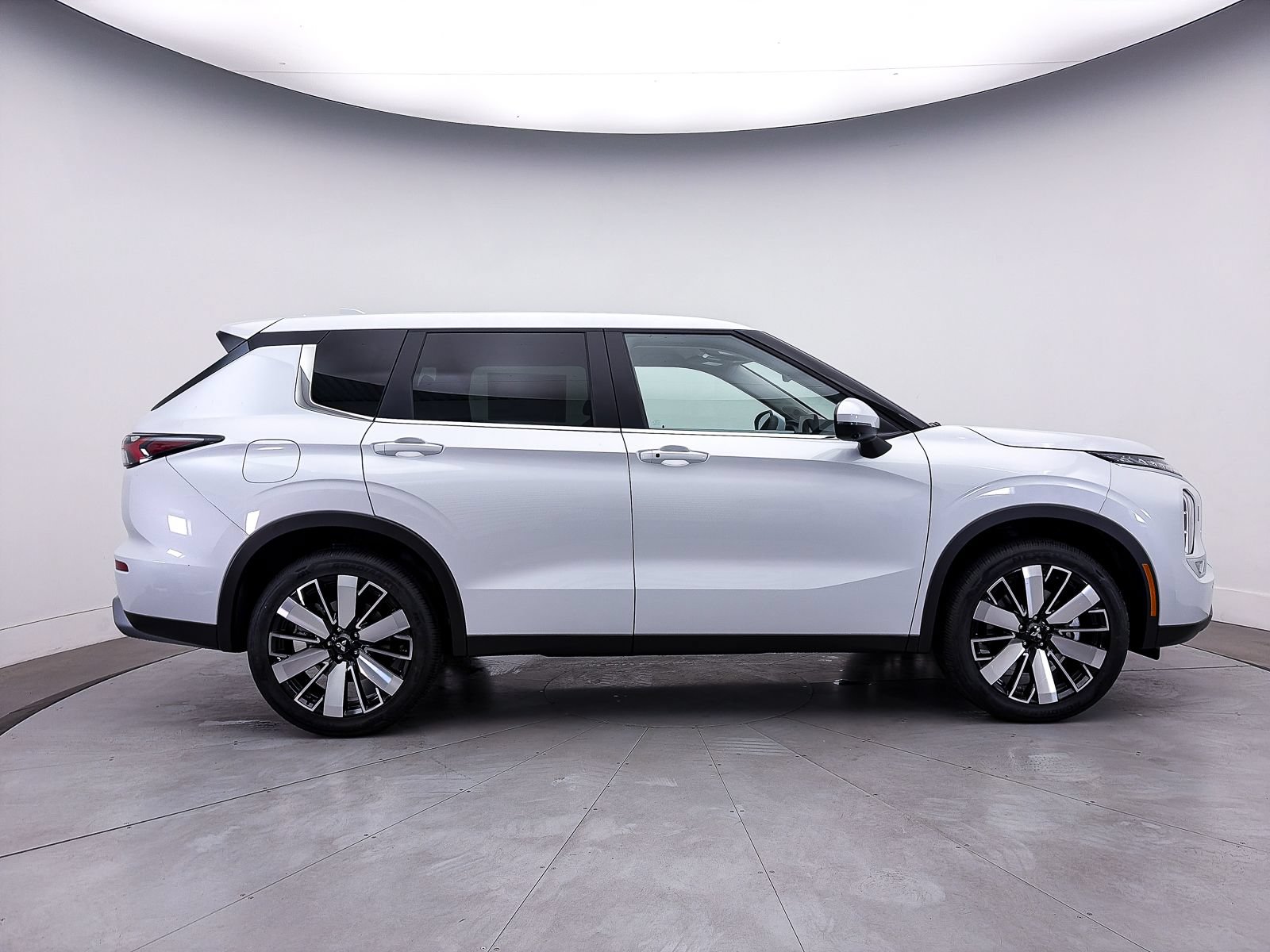 Used 2026 Mitsubishi Outlander SE AWD/4WD image 8