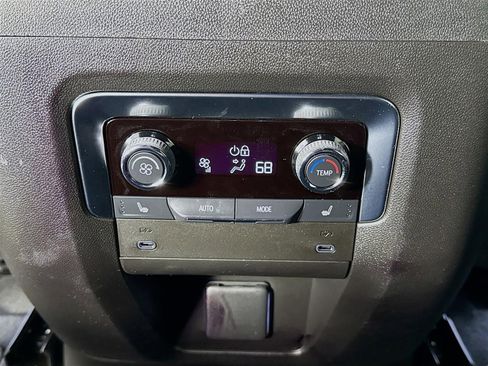 Used 2025 Chevrolet Tahoe High Country RWD image 27