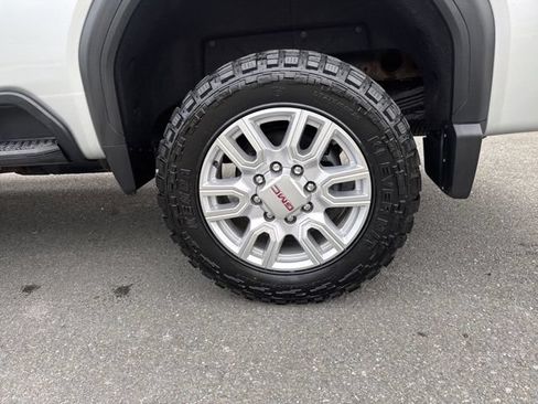 Used 2021 GMC Sierra 2500 SLT w/ SLT Premium Package AWD/4WD image 11