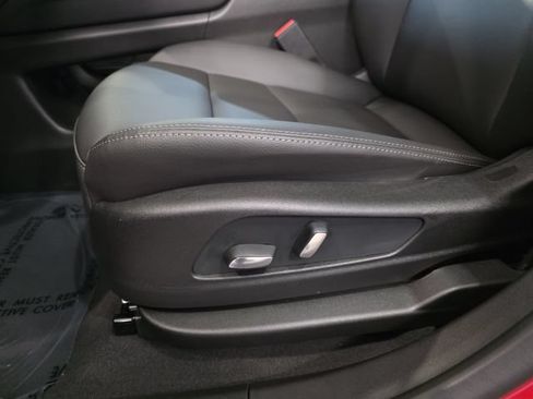 Used 2026 Cadillac XT5 Luxury w/ LPO, Floor Liner Package AWD/4WD image 28