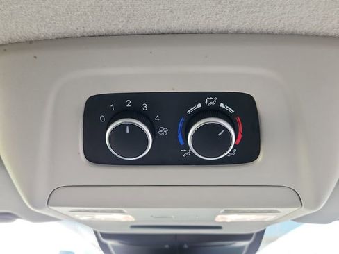 Used 2023 Ford Transit 350 XLT image 31