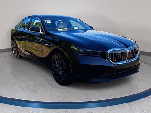 New 2027 BMW 530i xDrive AWD/4WD image 3