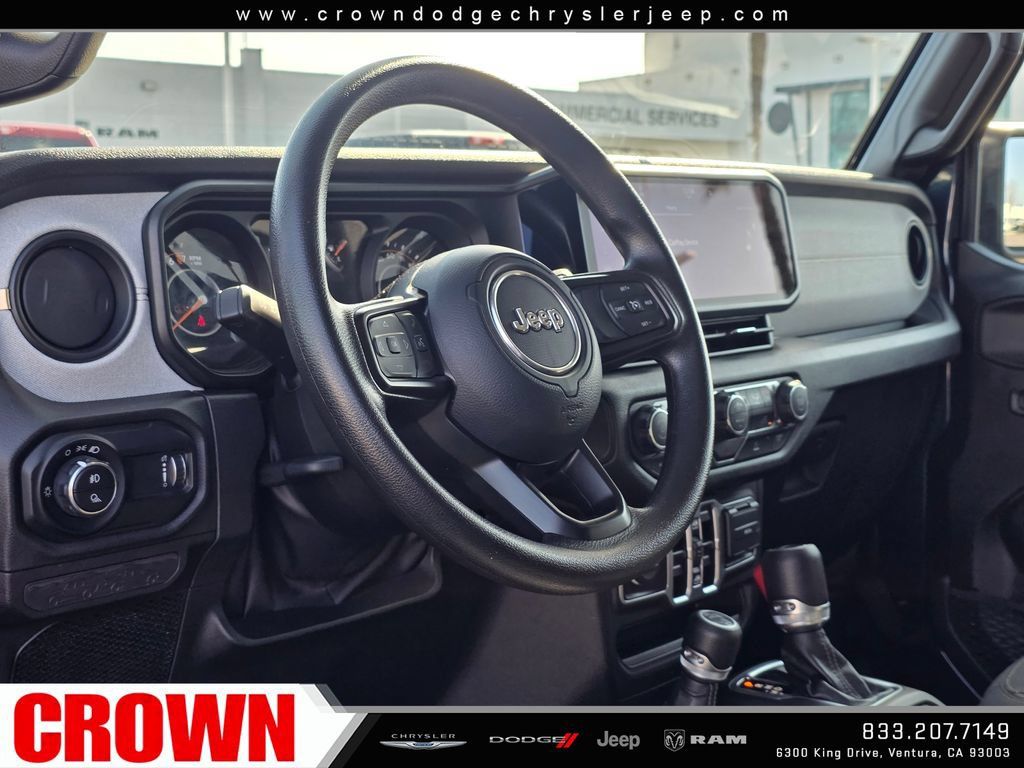 Used 2025 Jeep Gladiator Mojave AWD/4WD image 20
