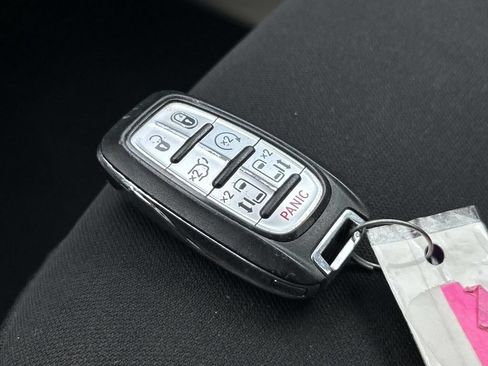 Used 2022 Chrysler Voyager LX FWD image 35