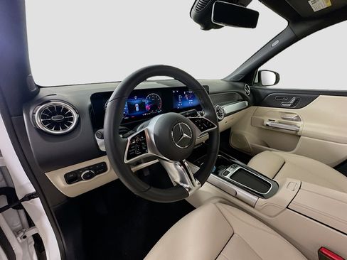 Certified 2025 Mercedes-Benz GLB 250 4MATIC image 9