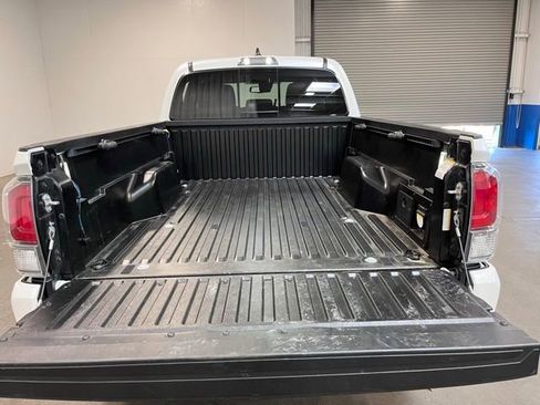Used 2022 Toyota Tacoma TRD Sport w/ Black Out Package (TMS) image 16