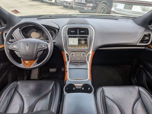 Used 2017 Lincoln MKX Reserve w/ Driver Assistance Package image 16