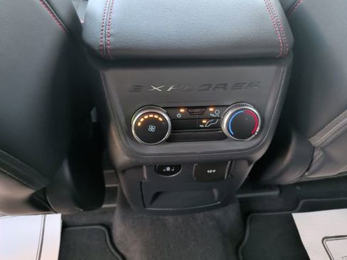 Used 2025 Ford Explorer ST-Line image 25