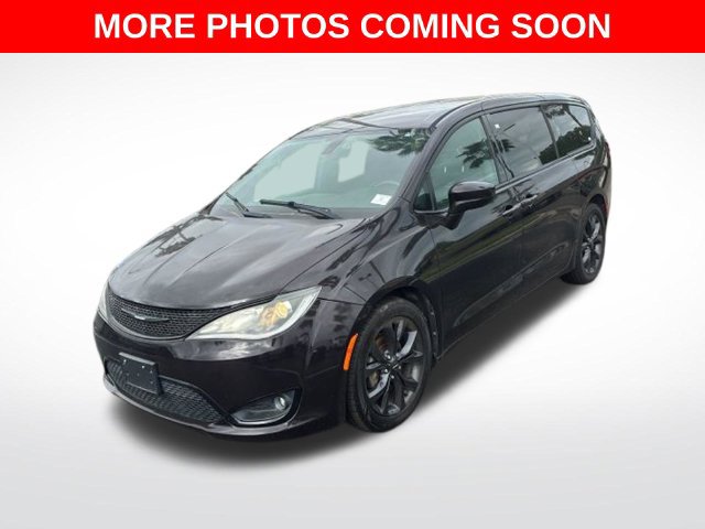 Used 2019 Chrysler Pacifica Touring Plus w/ S Appearance Package FWD image 1