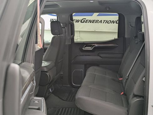 Used 2023 Chevrolet Silverado 1500 LT AWD/4WD image 12