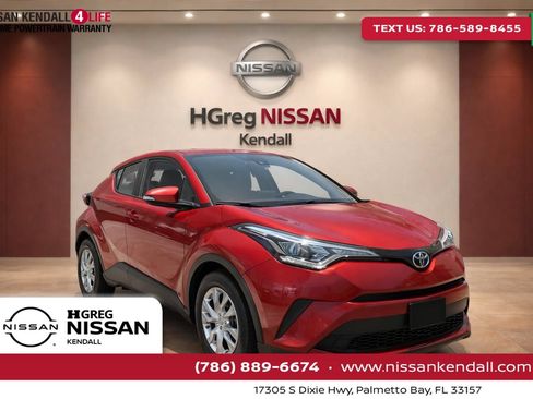 Used 2020 Toyota C-HR LE FWD image 1