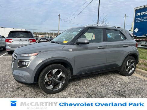 Used 2020 Hyundai Venue SEL w/ Convenience + Premium Package image 6