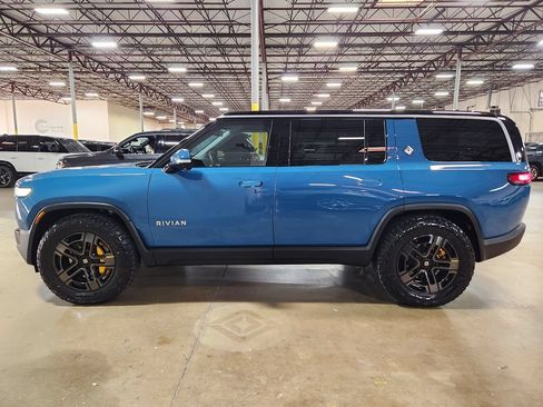 Used 2023 Rivian R1S Adventure AWD/4WD image 6